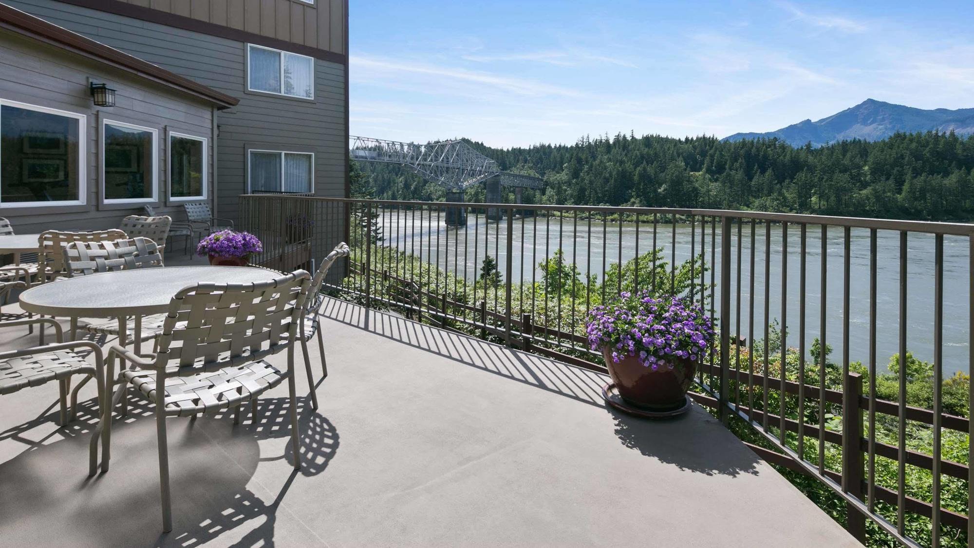Best Western Plus Columbia River Inn Cascade Locks Extérieur photo